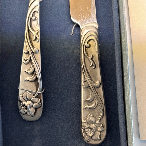 Vintage Seagull pewter Elegant Silver Cake Server and Knife Set - Picture 3 of 3